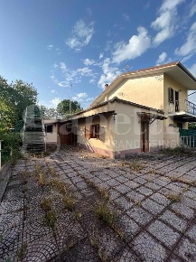 Foto Villa bifamiliare in Cimate, Paliano Centro di 75 m² con 3 locali