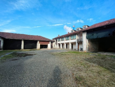 Foto Rustico in Via SAN FELICE 1, Beinasco Centro di 270 m² in vendita