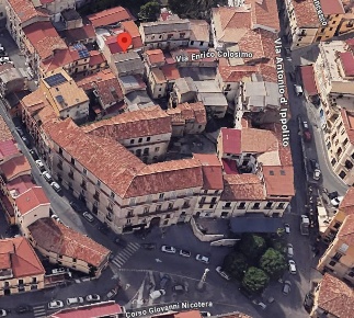 Foto Locale commerciale in VIA enrico  colosimo 22, Lamezia Terme di 90 m²