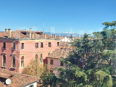 Foto Appartamento in borsa, Treviso Piazza dei Signori di 100 m² in affitto