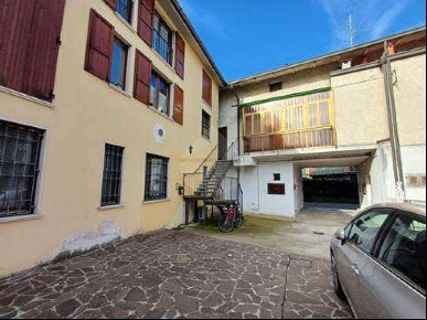 Foto Appartamento in Redipuglia, Castel Mella Centro di 90 m² con 4 locali