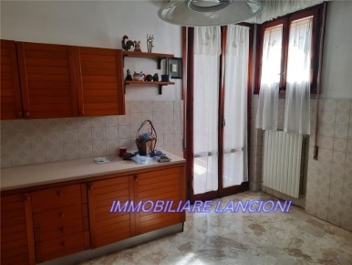 Foto Appartamento in PONCHIELLI, Scandicci Casellina di 105 m² con 5 locali
