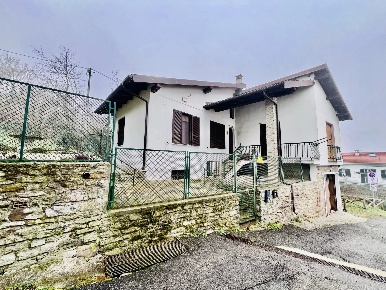 Foto Appartamento a Denice con 6 locali in vendita