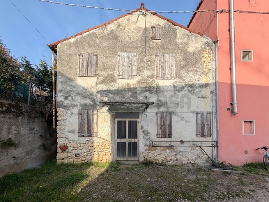 Foto Rustico in Via Vicolo Castello, Monteviale Centro di 165 m² in vendita