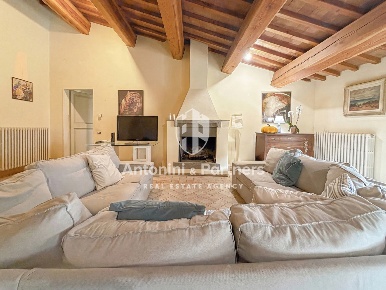 Foto Appartamento in Via Giacomo Matteotti, Todi Centro di 160 m²