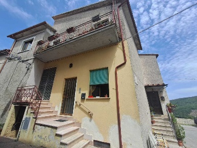 Foto Case semi ndipendenti in Strada di Macchie, Amelia di 77 m² in vendita