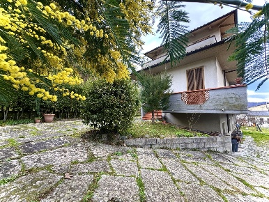 Foto Villa unifamiliare in Strada Vicinale la Saccia Castagneta, Vernio
