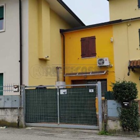 Foto Appartamento in Via Vicenza 3, Sarego Monticello Di Fara di 58 m²