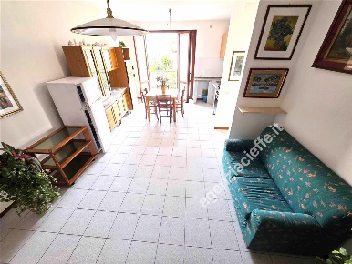 Foto Appartamento a Massa Marina di Massa Centro di 100 m² con 5 locali