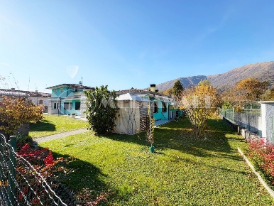 Foto Villa bifamiliare in Via Bares 4, Aviano Aviano Castello di 281 m²