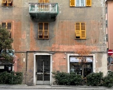 Foto Appartamento in Via Merano 25, Genova Sestri Ponente di 88 m² all'asta