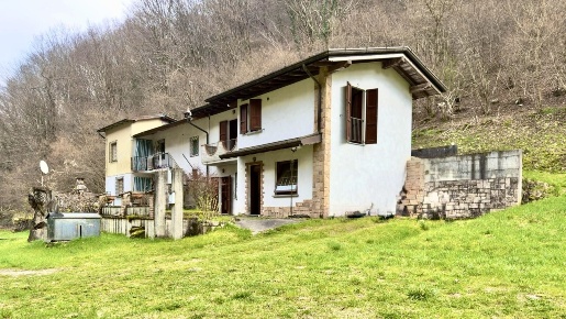 Foto Villa bifamiliare in Via Sorgente Madonnina 1, Polaveno di 125 m²