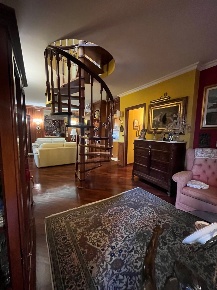 Foto Appartamento in Via Niccolò Paganini 35, Venaria Reale di 189 m²