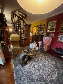 Foto Appartamento in Via Niccolò Paganini 35, Venaria Reale di 189 m²