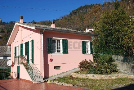 Foto Villa a schiera a Magliolo di 75 m² con 4 locali in vendita