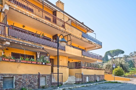 Foto Appartamento in Via del Piscaro, Grottaferrata di 55 m² con 3 locali