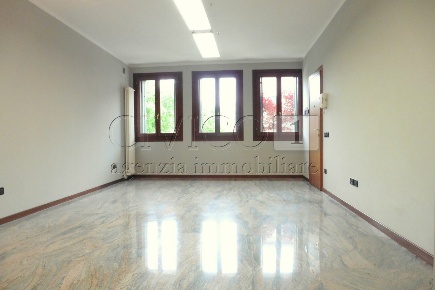 Foto Ufficio in via Pola, Torri di Quartesolo Vedelleria di 70 m²