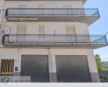 Foto Appartamento in via Caduti In Guerra   n°44, Cammarata di 160 m²