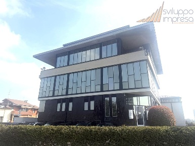Foto Ufficio a Carate Brianza di 60 m² con 2 locali in affitto