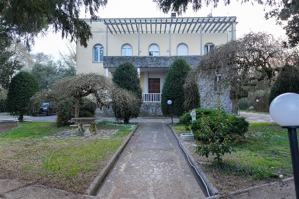 Foto Casa indipendente a Ravenna di 416 m² con 10 locali in vendita
