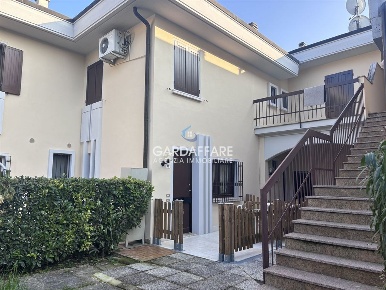 Foto Appartamento a Sirmione Centro di 95 m² con 3 locali in vendita
