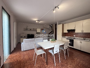 Foto Appartamento a Sirmione Centro di 95 m² con 3 locali in vendita