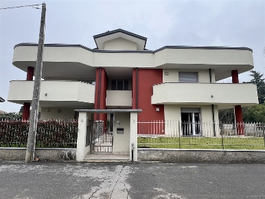 Foto Appartamento a Ossona di 150 m² con 4 locali in vendita