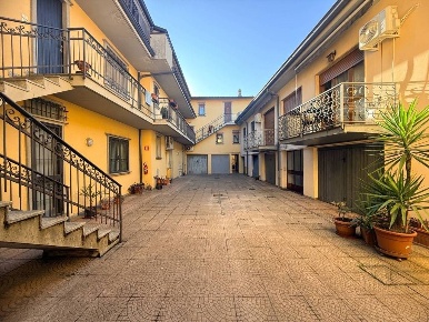 Foto Appartamento in Via Caduti Per La Patria, Lesmo di 59 m² con 2 locali