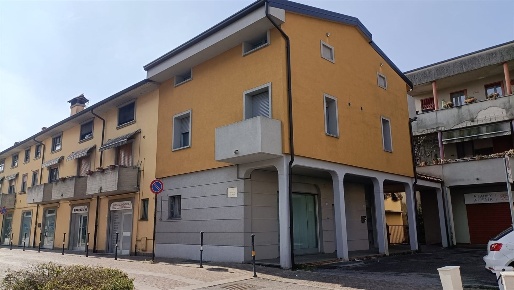 Foto Appartamento in Via Caduti Per La Patria, Lesmo di 59 m² con 2 locali