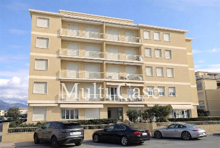 Foto Appartamento in Via Ermenegildo Pistelli, Camaiore Lido di Camaiore