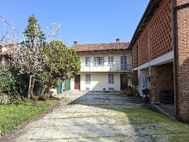 Foto Casa indipendente in FRAZIONE MONTEMARZO, Asti Montemarzo di 300 m²