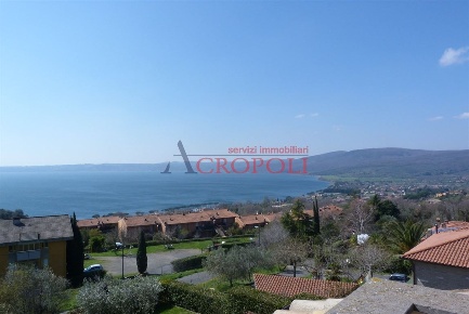 Foto Villa bifamiliare in Via Monticello, Trevignano Romano Monticello