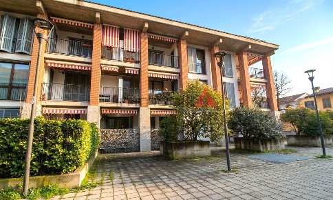 Foto Appartamento in via Gramsci, Pioltello Centro di 130 m² con 4 locali