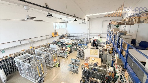 Foto Capannone industriale in via Galilei, Pessano con Bornago Centro