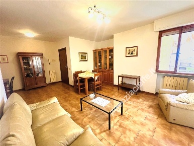 Foto Appartamento a Massa Centro di 110 m² con 5 locali in vendita