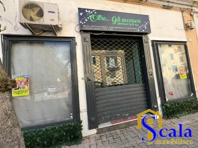 Foto Locale commerciale in via de gasperi, Santa Maria Capua Vetere