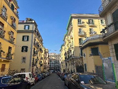 Foto Ufficio in Via Mario De Ciccio 18, Napoli di 13 m² con 1 locali