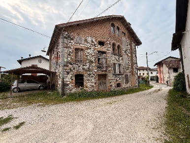 Foto Casa indipendente in via callibago 25, Santa Giustina Meano di 200 m²