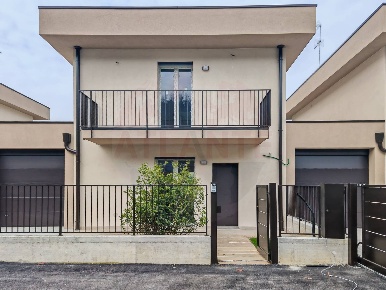 Foto Villa a schiera in via Vittorio Emanuele II, Capriolo di 185 m²