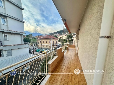 Foto Appartamento in Via Pollupice, Pietra Ligure Centro di 70 m²