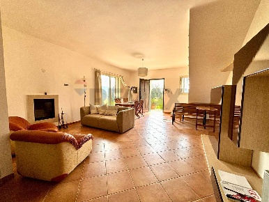 Foto Villa unifamiliare in Contrada Monte, Ragusa di 183 m² con 9 locali