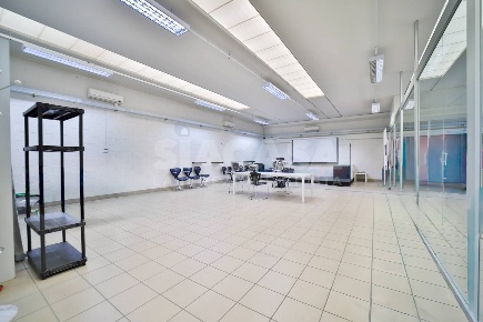 Foto Capannone industriale a Vimercate di 646 m² in vendita