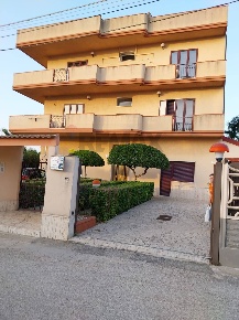 Foto Case semi ndipendenti in Via Beata M Schininà 38, Vittoria di 317 m²