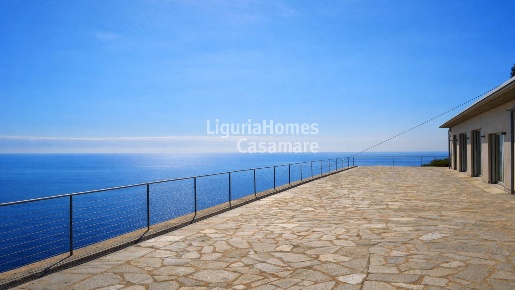 Foto Villa unifamiliare in Strada dei Pini, Imperia Poggi di 85 m²