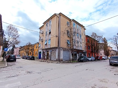 Foto Appartamento in Via Vincenzo Monti, Fabriano Centro di 80 m²