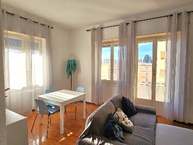 Foto Appartamento in Via Bologna, Genova San Teodoro di 95 m² con 6 locali