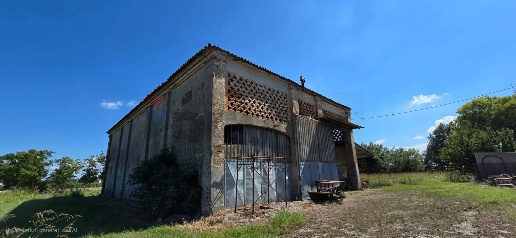 Foto Rustico in Via Tamara snc, Ferrara Baura - Correggio di 400 m²
