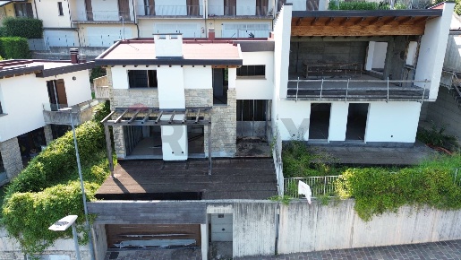 Foto Villa unifamiliare in via pratomarone 8, Palazzago di 210 m²