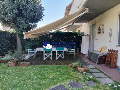 Foto Appartamento a Massa Marina di Massa Centro di 70 m² con 3 locali