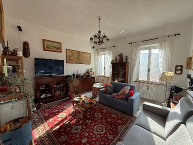 Foto Appartamento a Livorno Pontino - Bastia di 130 m² con 4 locali